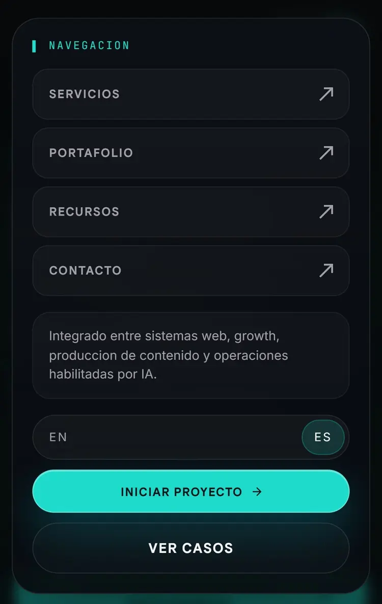 Menú móvil abierto como panel oscuro con el rótulo "Navegacion": Servicios, Portafolio, Recursos y Contacto con flechas, una frase sobre la agencia, el selector EN/ES y los botones "Iniciar proyecto" y "Ver casos".