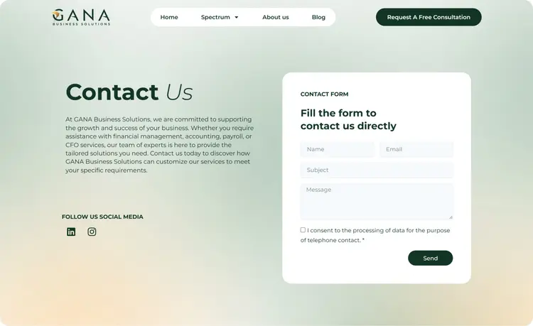 Página de contacto en desktop: a la izquierda el titular "Contact Us", un párrafo y los enlaces a redes; a la derecha un formulario con nombre, email, asunto, mensaje, una casilla de consentimiento para contacto telefónico y el botón "Send".