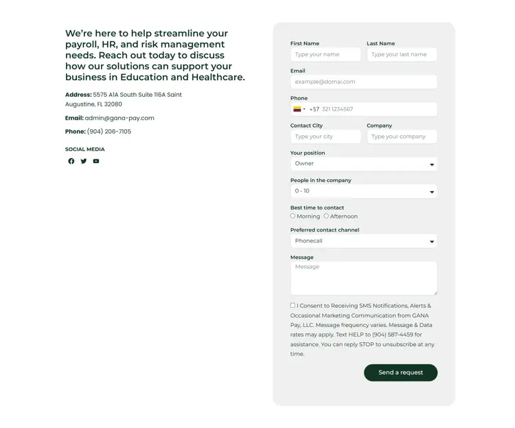 Página de contacto en desktop: a la izquierda el texto de bienvenida con dirección, email y teléfono de la empresa; a la derecha un formulario con nombre, apellido, email, teléfono, ciudad, empresa, selectores de cargo y número de empleados, mejor horario de contacto, canal preferido, mensaje, consentimiento de SMS y el botón "Send a request".